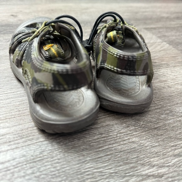 Keen Toddler boy Waterproof Camo Shoes 7US - Picture 4 of 7